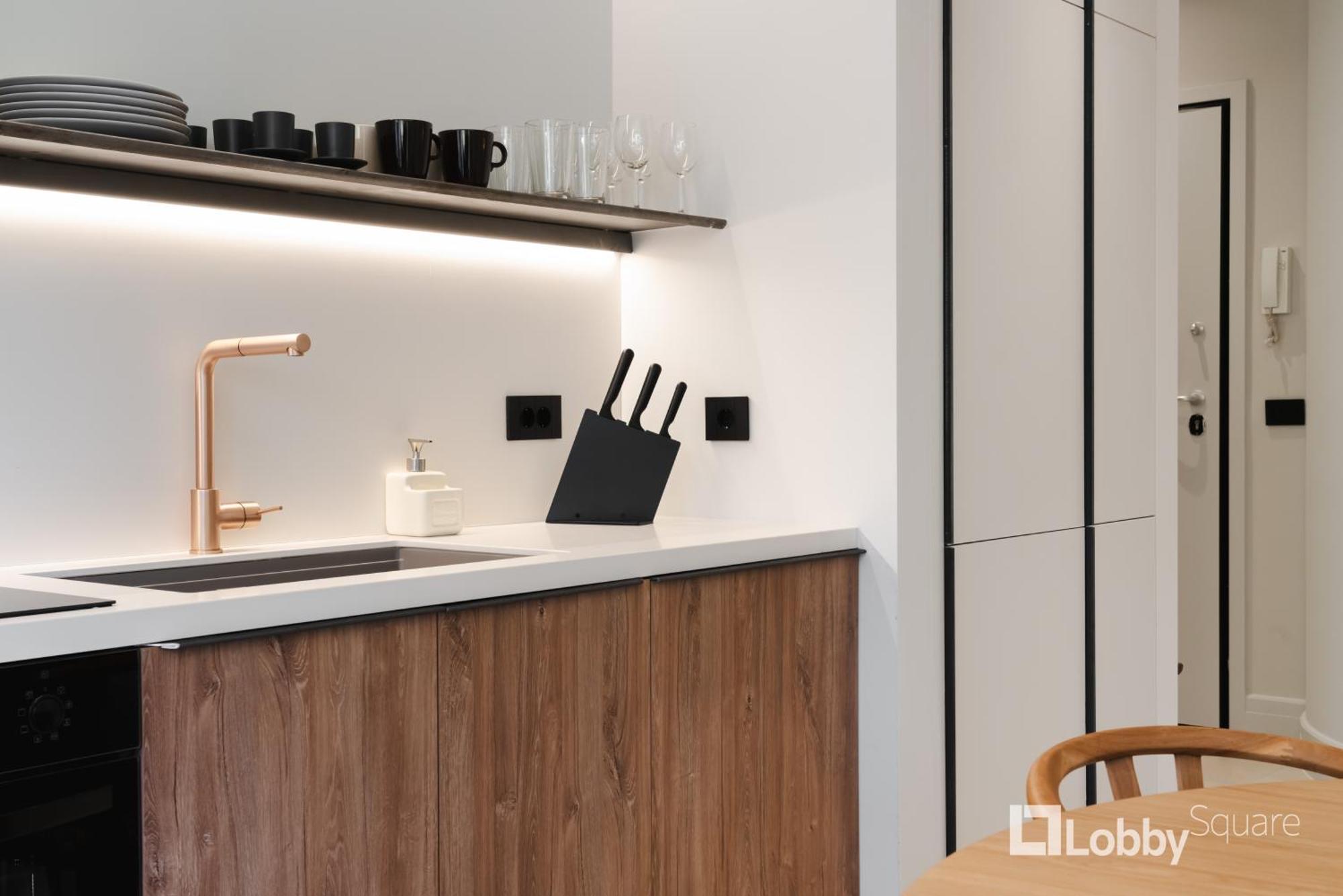 Muse Apartment By Lobbysquare Athena Bagian luar foto