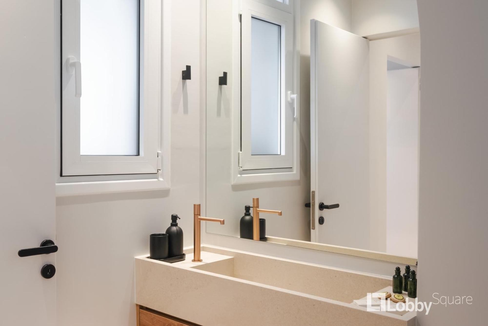 Muse Apartment By Lobbysquare Athena Bagian luar foto