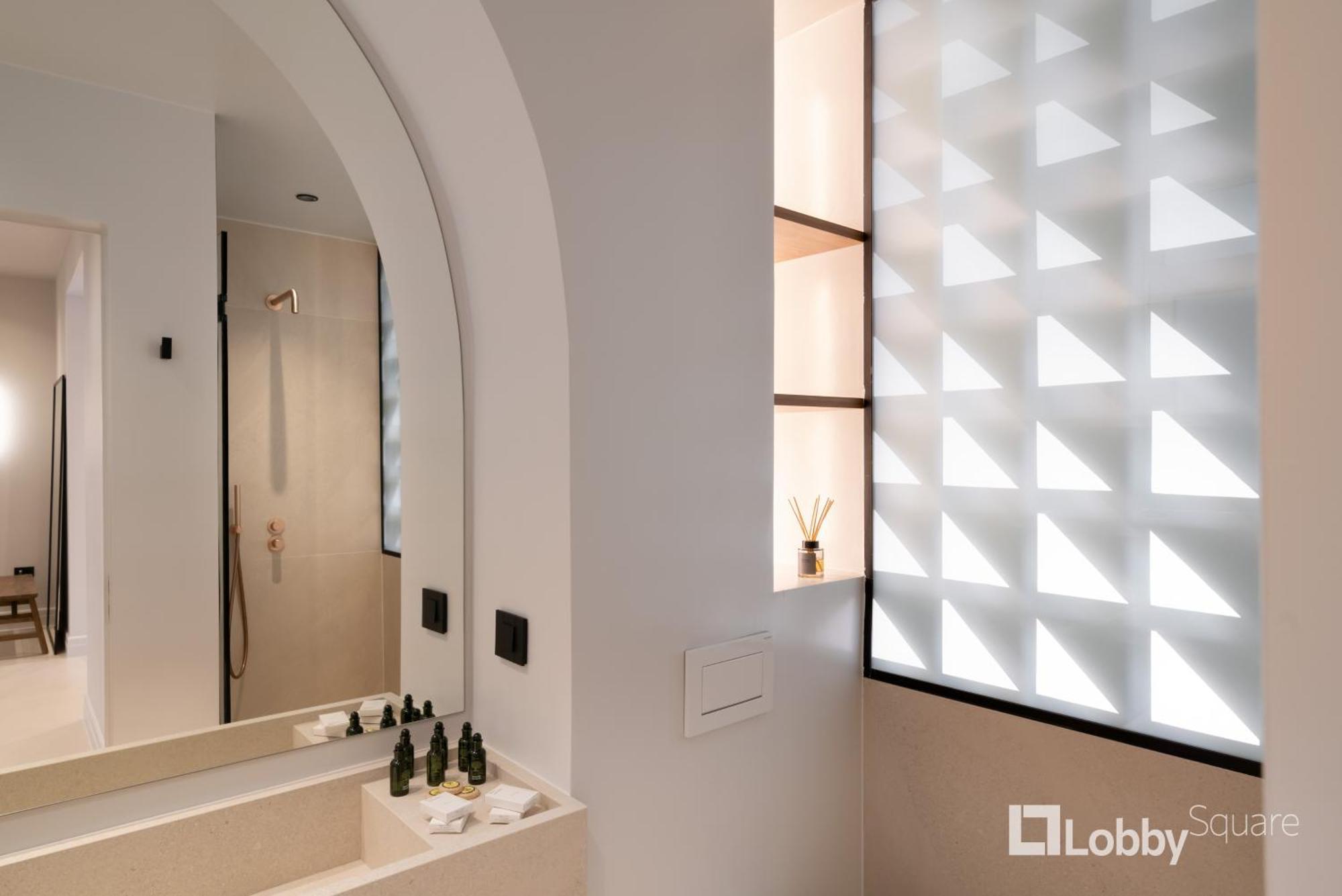 Muse Apartment By Lobbysquare Athena Bagian luar foto